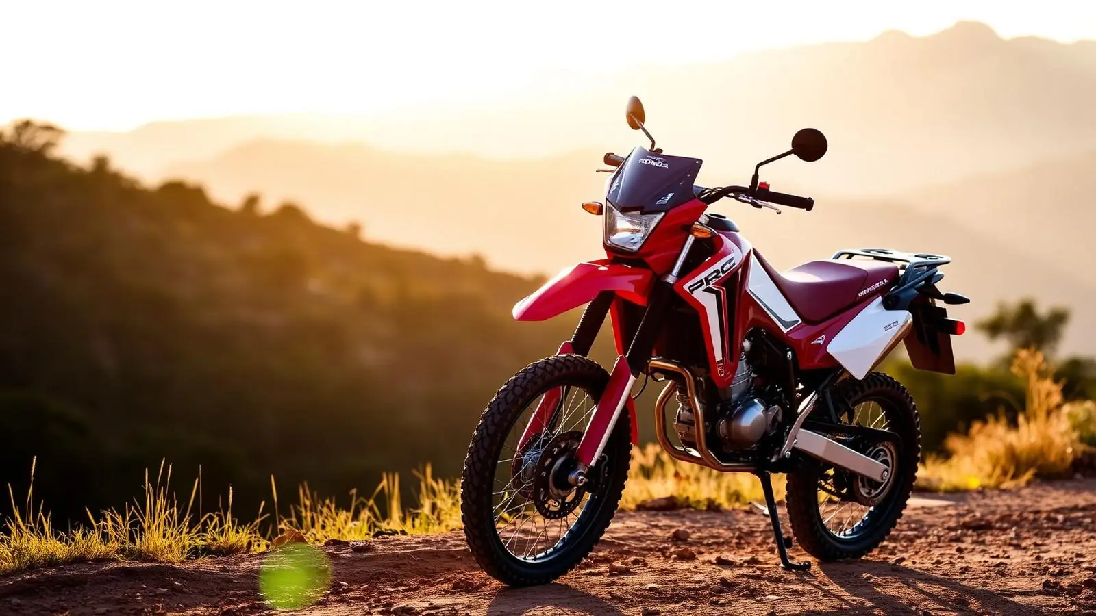 Honda CRF300L אדומה בשביל עפר בשעת השקיעה, תצוגת פרופיל